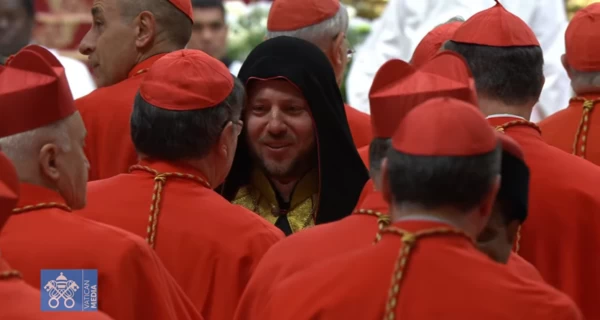 Единственный украинец на конклаве кардинал Николай Бычок прибыл в Ватикан