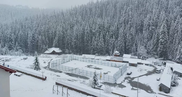 На Буковине и Прикарпатье в горах выпал снег