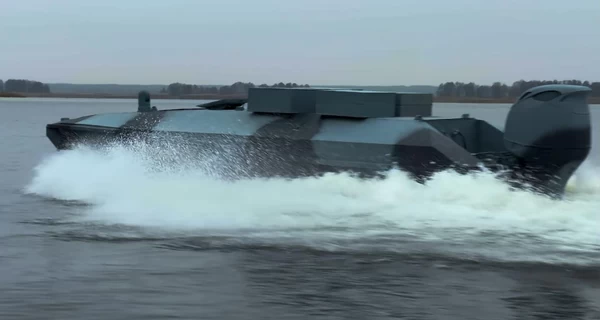 В ГУР показали беспилотные дрононосцы, которыми атакуют цели в Крыму