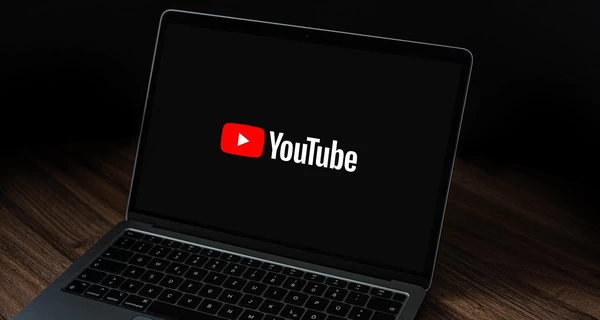 YouTube заблокировал каналы Арестовича и Бондаренко