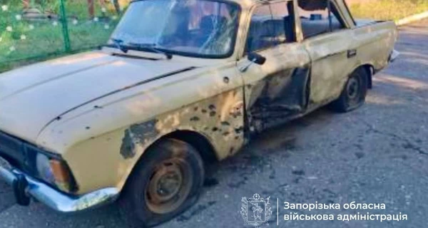 В Запорожской области россияне ударили дроном по авто с пожилым мужчиной