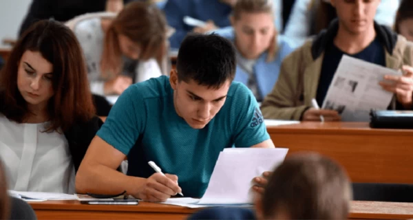 В Минобразования прогнозируют значительные отчисления из вузов студентов-мужчин