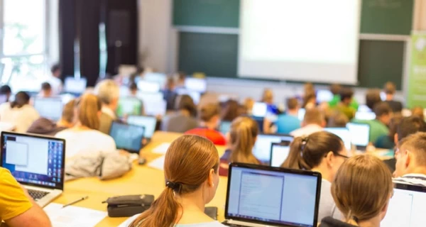 Студентов-бюджетников обяжут 