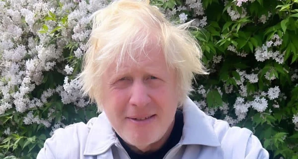 Борис Джонсон поддержал украинских энергетиков, появившись в куртке из благотворительной коллекции