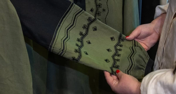 В Киеве презентовали военную вышиванку - 