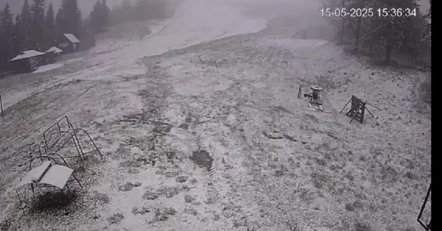 Зима возвращается - во Львовской области идет снег