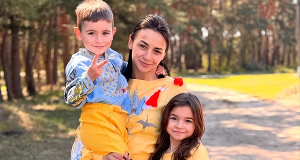 Ілона Гвоздьова після новини про подання заяви на розлучення показалася з чоловіком