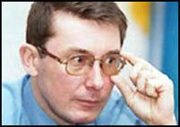 Луценко пугает Януковичем 