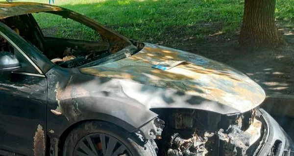 В Харькове мать вместе с 16-летней дочерью поджигали машины военных