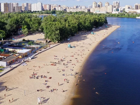 Пляжный сезон в Киеве открывать не будут, а горожан просят избегать мест отдыха на воде