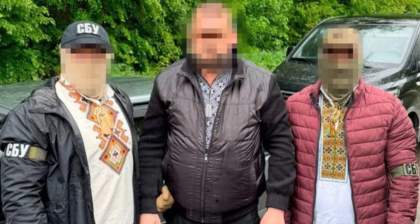 В День вышиванки правоохранители в вышиванках задержали на взятке чиновника, который тоже был в вышиванке