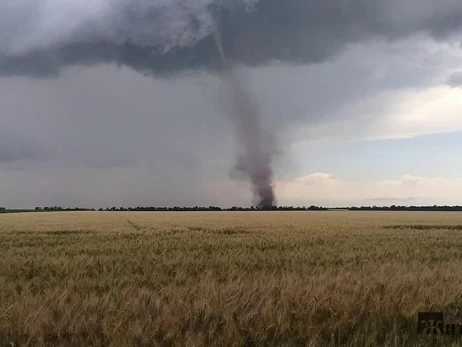 От грозы к смерчу: почему торнадо становятся частым явлением в Украине