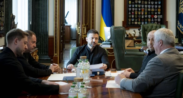 Зеленский поручил создать постоянную группу для переговоров с РФ