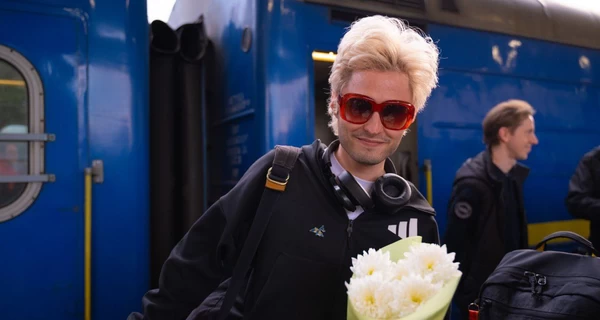 Ziferblat повернулися в Україну, їх зустріли десятки фанів на київському вокзалі