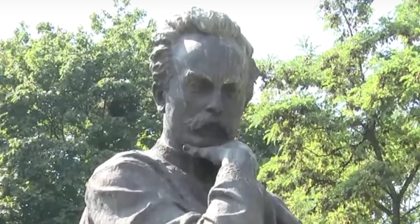 В Черниговской области из Горького хотят сделать Франко, чтобы не сносить памятник