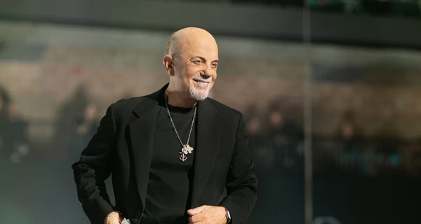 У музиканта Біллі Джоела виявили тяжке захворювання мозку - він скасував концерти до 2026 року