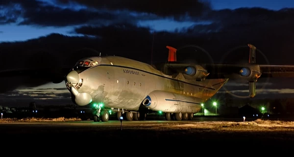 В Твери дроны атаковали военный аэродром, россияне эвакуируют самолеты