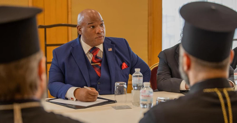 Духовний радник Трампа - про атаки РФ по Україні: Воєнні злочини, бо спрямовані проти цивільних