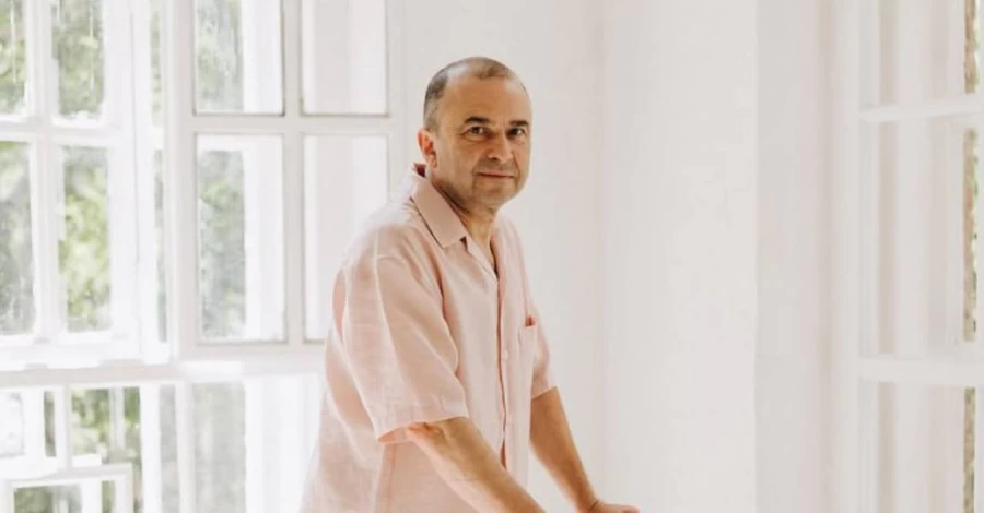 Віктор Павлік показав рідкісний знімок із сестрою з дитинства та звернувся до неї