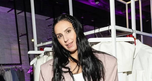 Джамала продала будинок під Києвом і зізналася, де наразі мешкає її родина