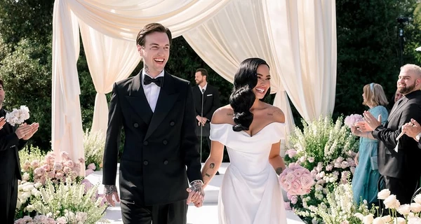 135 гостей та три сукні: Демі Ловато показала знімки з весілля з коханим