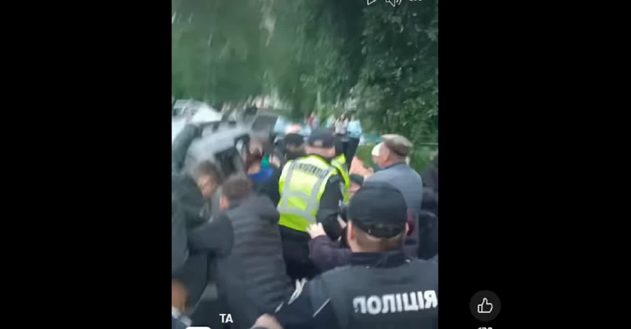 В Каменце-Подольском произошла массовая стычка местных с ТЦК и полицией