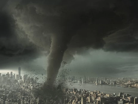 В центре Чернигова над многоэтажками пронесся смерч