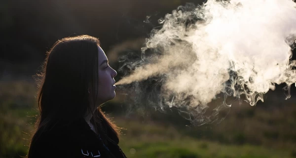 В Україні кожен п'ятий підліток палить електронну сигарету, - МОЗ