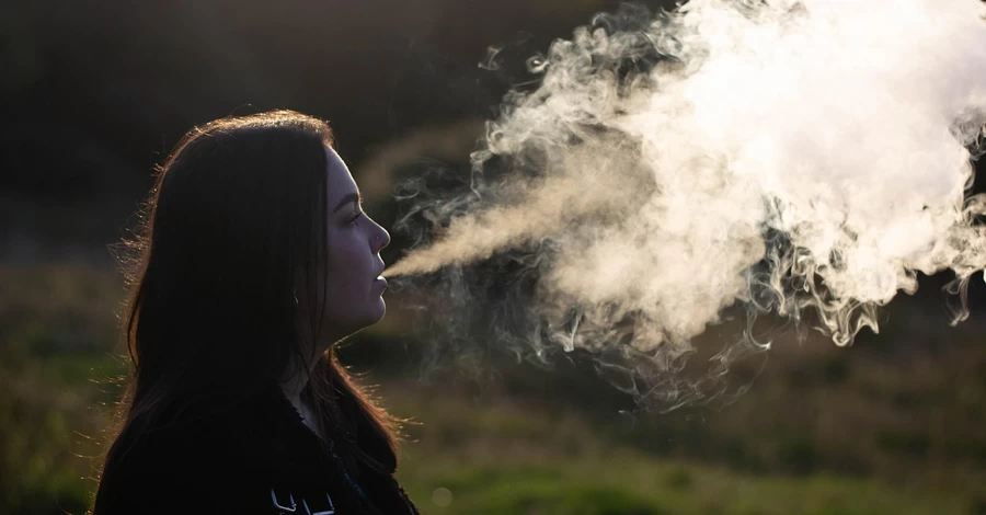 В Україні кожен п'ятий підліток палить електронну сигарету, - МОЗ