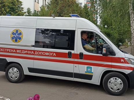 Росіяни атакували дронами медичний автомобіль у центрі Херсона - є жертви та поранені