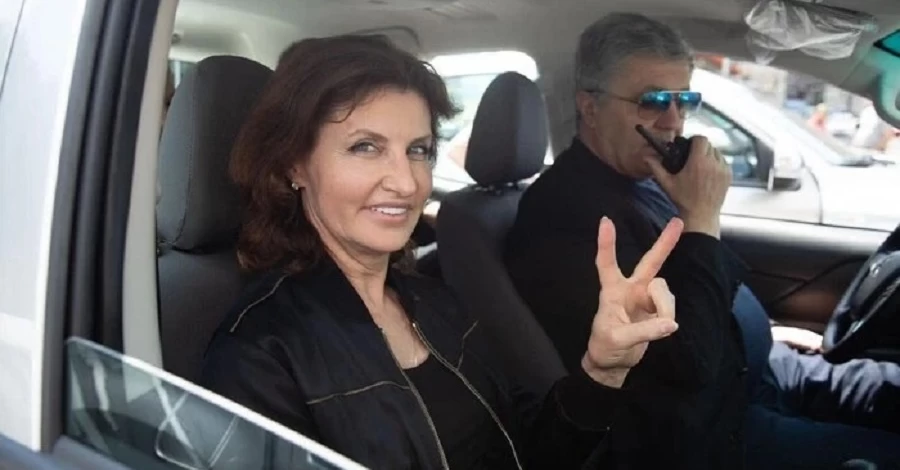 Чтобы обойти санкции, Петр Порошенко пытался переписать на жену все активы, а себе оставить прицеп, - СМИ