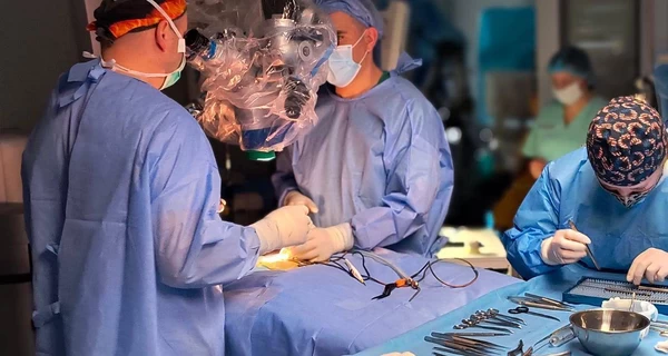 Во Львове прооперировали младенца, родившегося с опухолью мозга