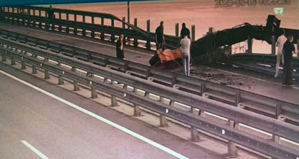 СБУ заявила, что в третий раз поразила Крымский мост, и он в аварийном состоянии