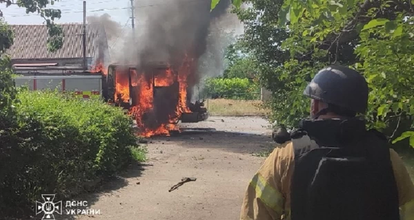Россияне обстреляли автомобиль спасателей в Запорожье