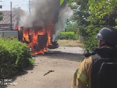 Россияне обстреляли автомобиль спасателей в Запорожье