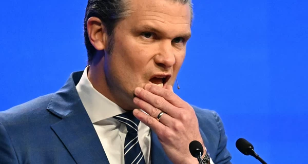 Глава Пентагона впервые не примет участие в заседании группы 