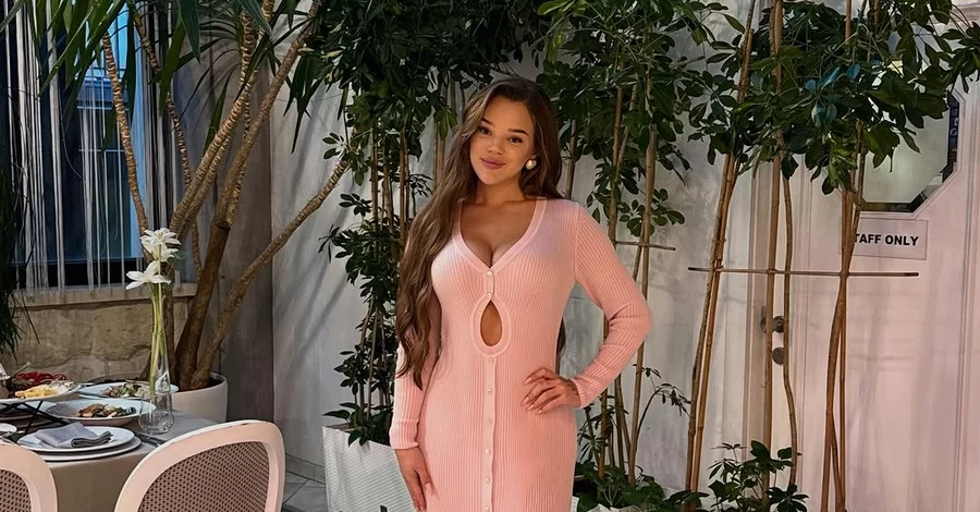 Інстаблогер Юля "Верба" ​​через ускладнення після пластики грудей перенесла ще одну операцію