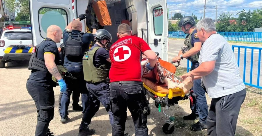 Росіяни атакували продуктовий магазин у Нікополі - мінімум 4 поранених