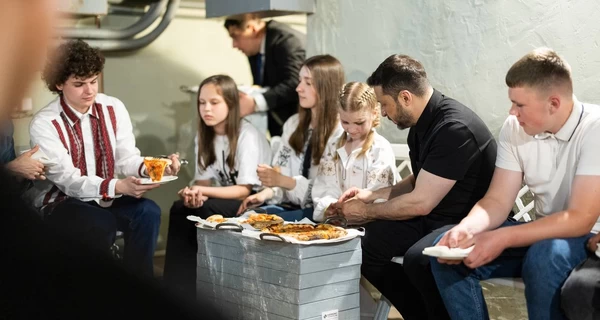 Из-за тревоги в Киеве Зеленские с детьми ели пиццу в укрытии