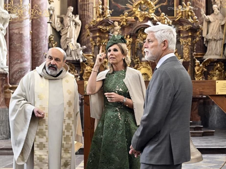 Королева Нідерландів відкрила у храмі Праги Дзвін Свободи, вилитий із російських снарядів  