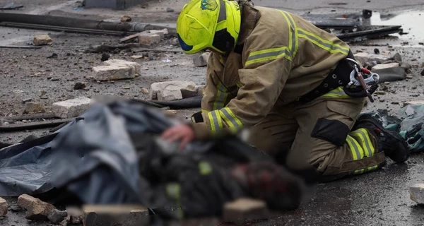 В Киеве российский дрон убил трех спасателей