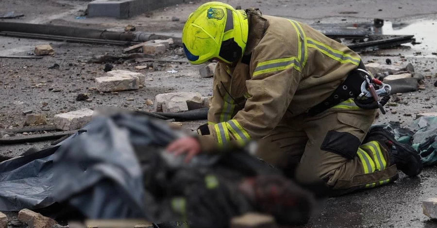 У Києві російський дрон вбив трьох рятувальників