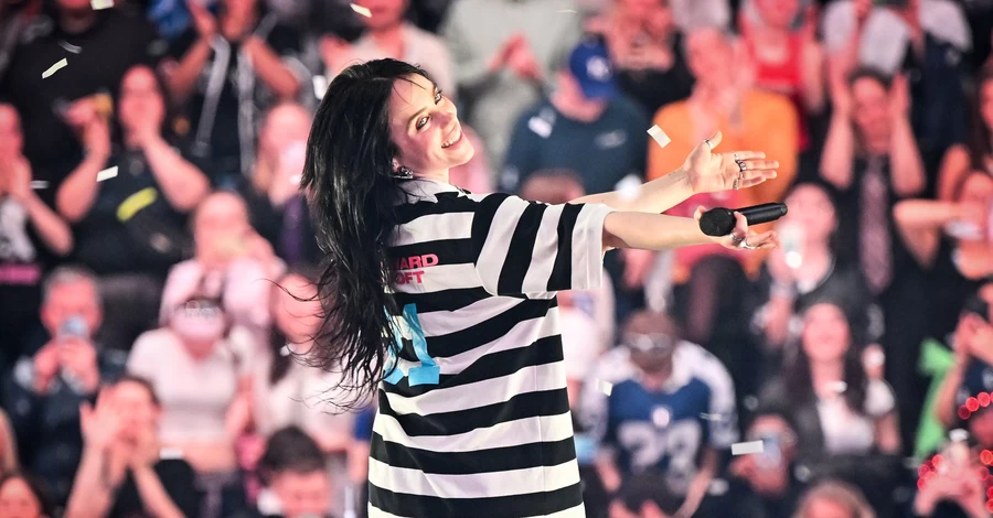 Билли Айлиш озвучила остановку в общественном транспорте Кракова