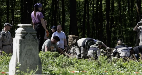 Україна не зупиняла ексгумацію останків жертв Волинської трагедії у Плужниках, - Точицький
