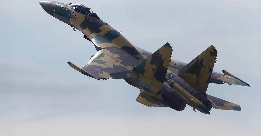 Українські захисники збили російський літак Су-35 у небі над Курщиною