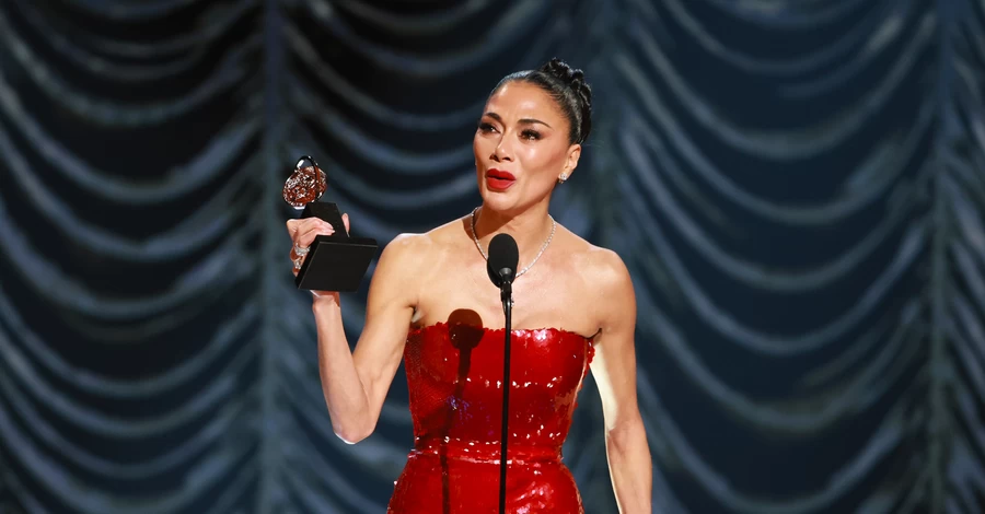 Ніколь Шерзінгер та зірка 