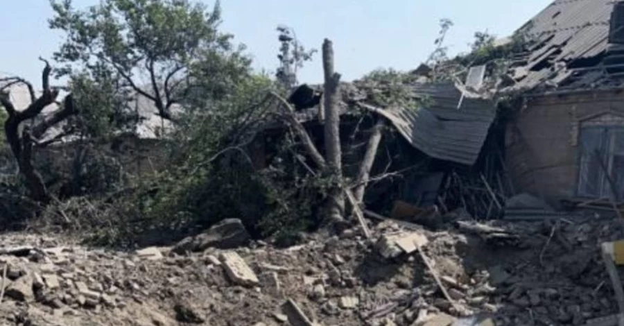 Россия ударила КАБами по Запорожью - ранена женщина, повреждена труба газоснабжения