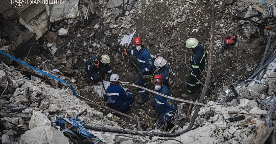 У Харкові знайшли тіла ще двох загиблих від удару РФ по підприємству