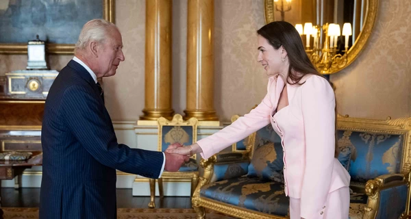 Чарльз III прийняв у Букінгемському палаці лауреатку Нобелівської премії миру - 2022 Олександру Матвійчук