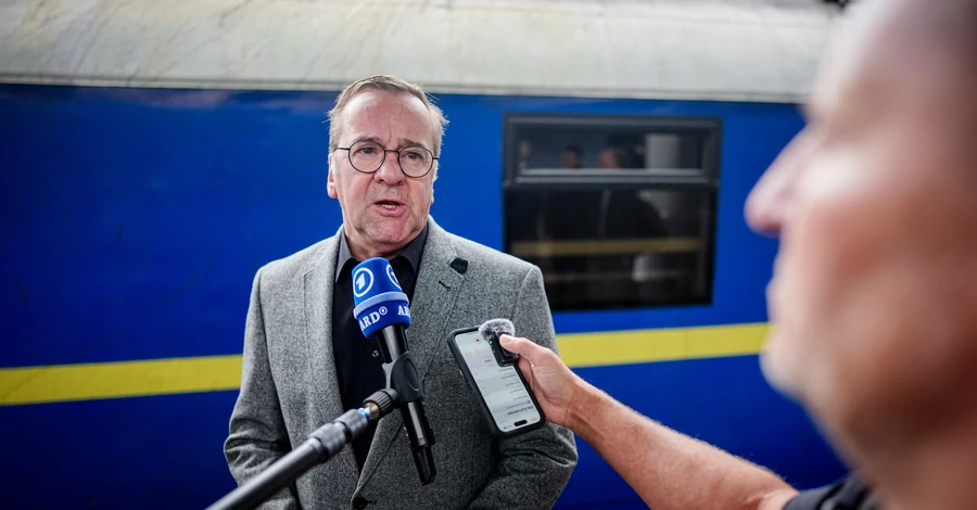 Борис Пісторіус у Києві засудив останні російські удари по Україні